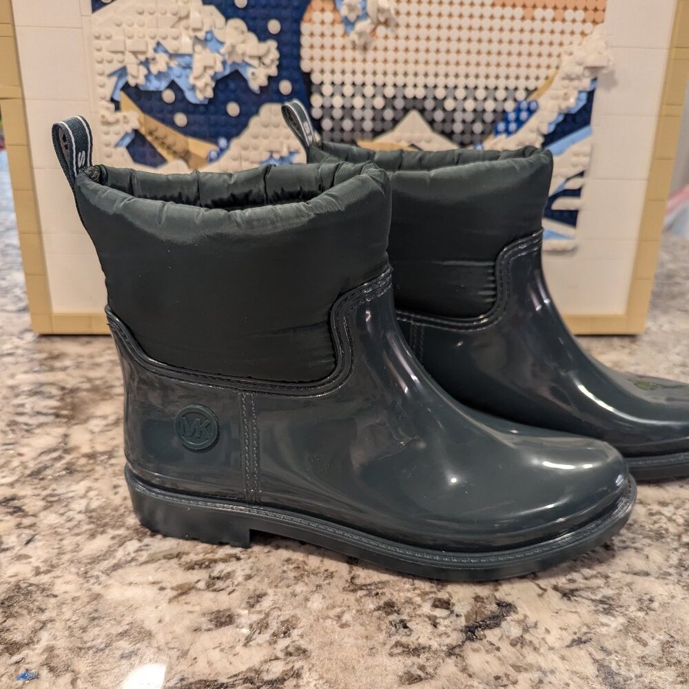 COPY - Michael Kors Blakely Rain Bootie Rubber  Racing Green SZ 8